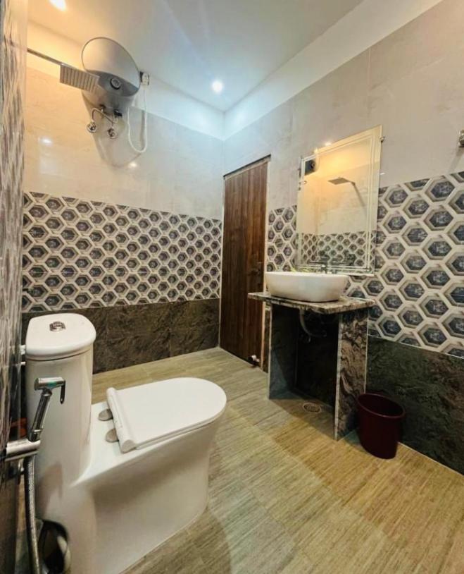 Lotus Palm Retreat - Full Villa Ujjain Ngoại thất bức ảnh